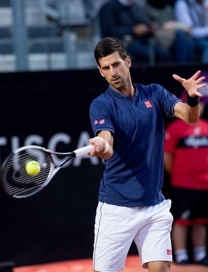 包含费德勒连续十场比赛得分超过回归赛场，塞尔维亚队挑战极限！的词条